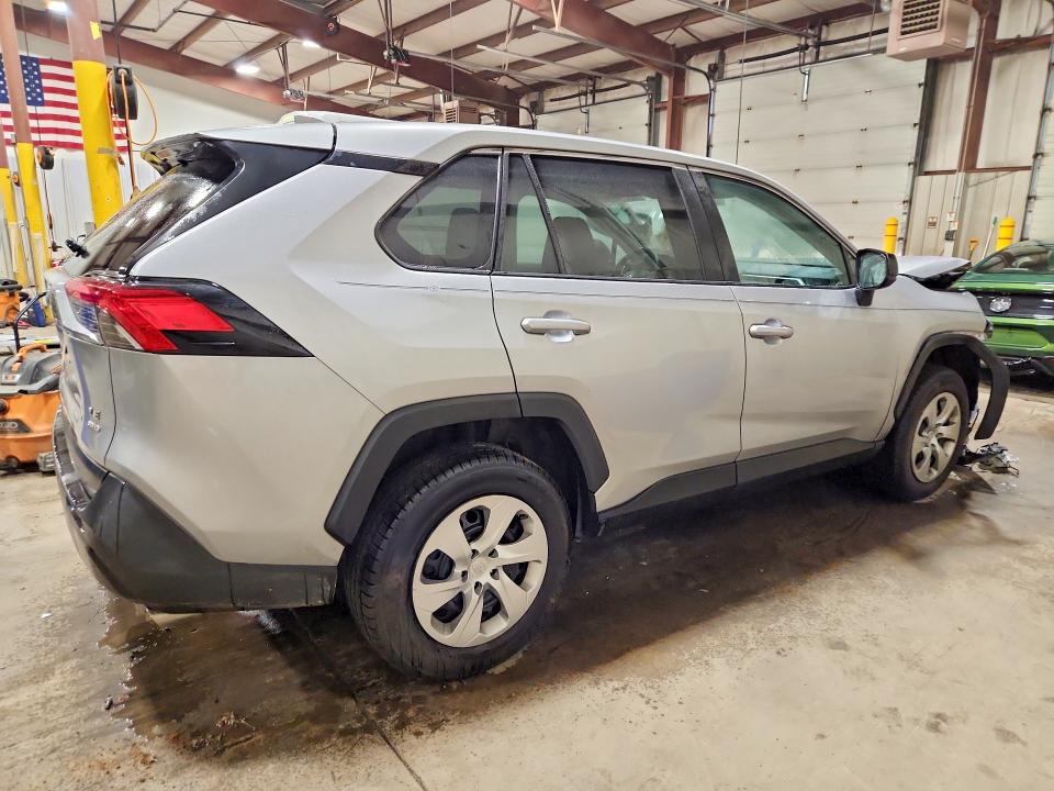 Photo 3 from auction – 2022 TOYOTA RAV4 with VIN 2T3F1RFV6NW259576
