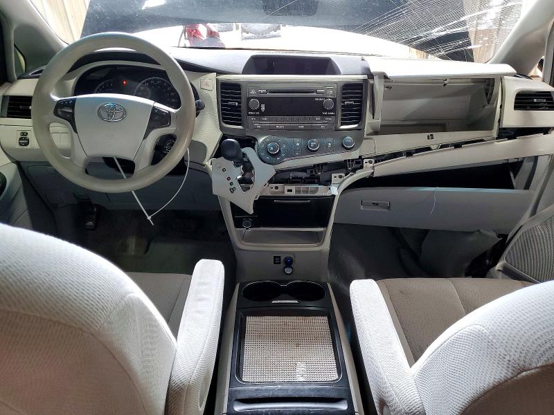 Фото 8 с аукциона – 2011 TOYOTA SIENNA с VIN 5TDKK3DC2BS117149