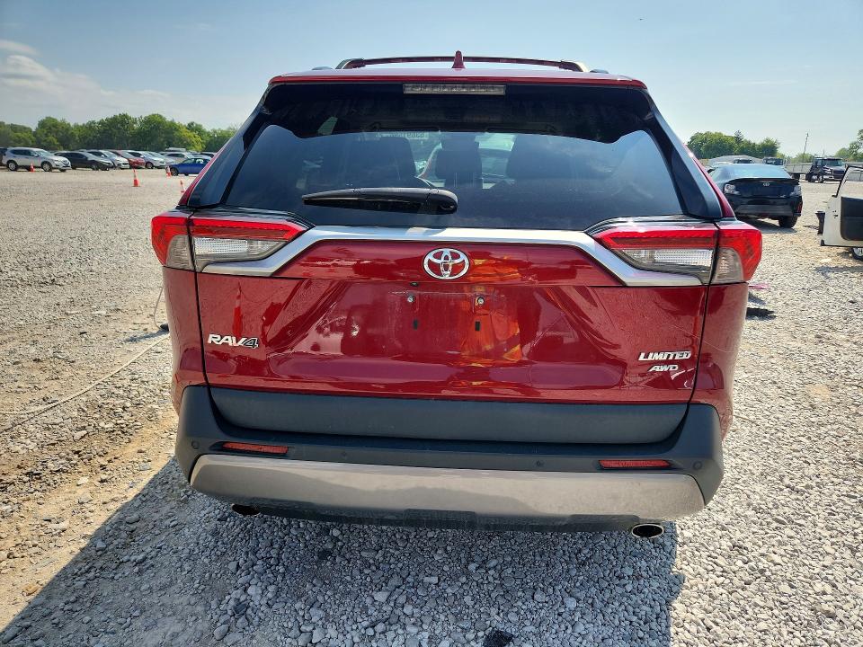 Photo 6 from auction – 2021 TOYOTA RAV4 with VIN 2T3N1RFV6MC143841