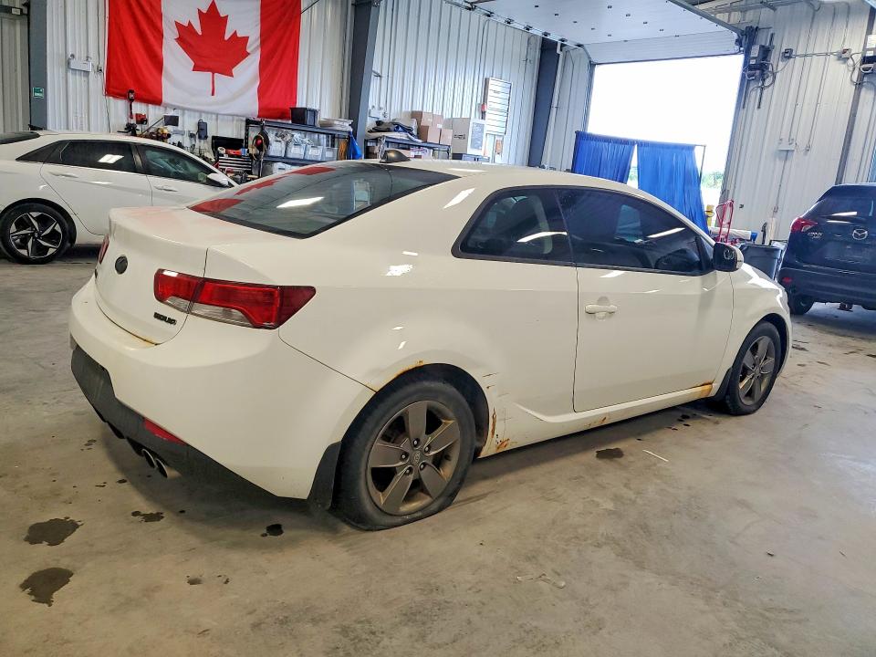 Photo 3 from auction – 2012 KIA FORTE KOUP with VIN KNAFU6A21C5589596