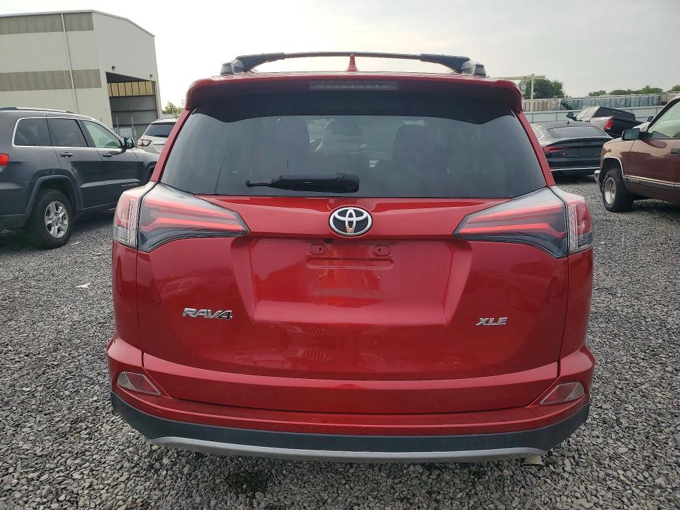 Photo 6 from auction – 2017 TOYOTA RAV4 with VIN JTMWFREVXHJ147076