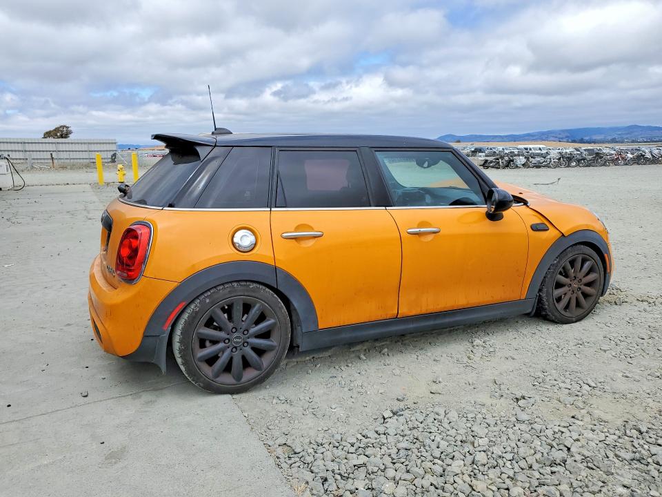 Photo 3 from auction – 2016 MINI COOPER with VIN WMWXU3C53G2D31486