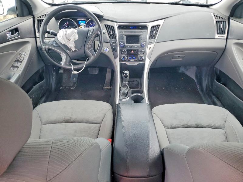 Photo 8 from auction – 2014 HYUNDAI SONATA with VIN KMHEC4A44EA110049