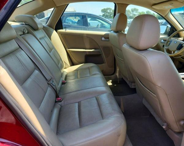 Photo 10 from auction – 2007 FORD FIVE HUNDRED with VIN 1FAFP25127G104161