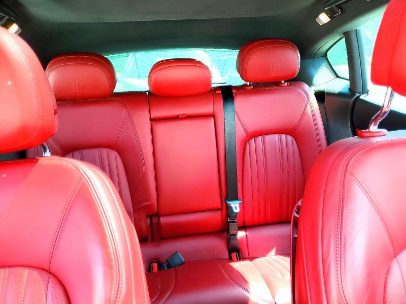 Photo 10 from auction – 2018 MASERATI LEVANTE with VIN ZN661XUL5JX294345