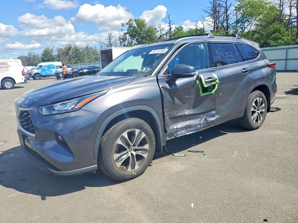 TOYOTA HIGHLANDER 2020 with VIN 5TDGZRBH1LS048412 - Photo from auction