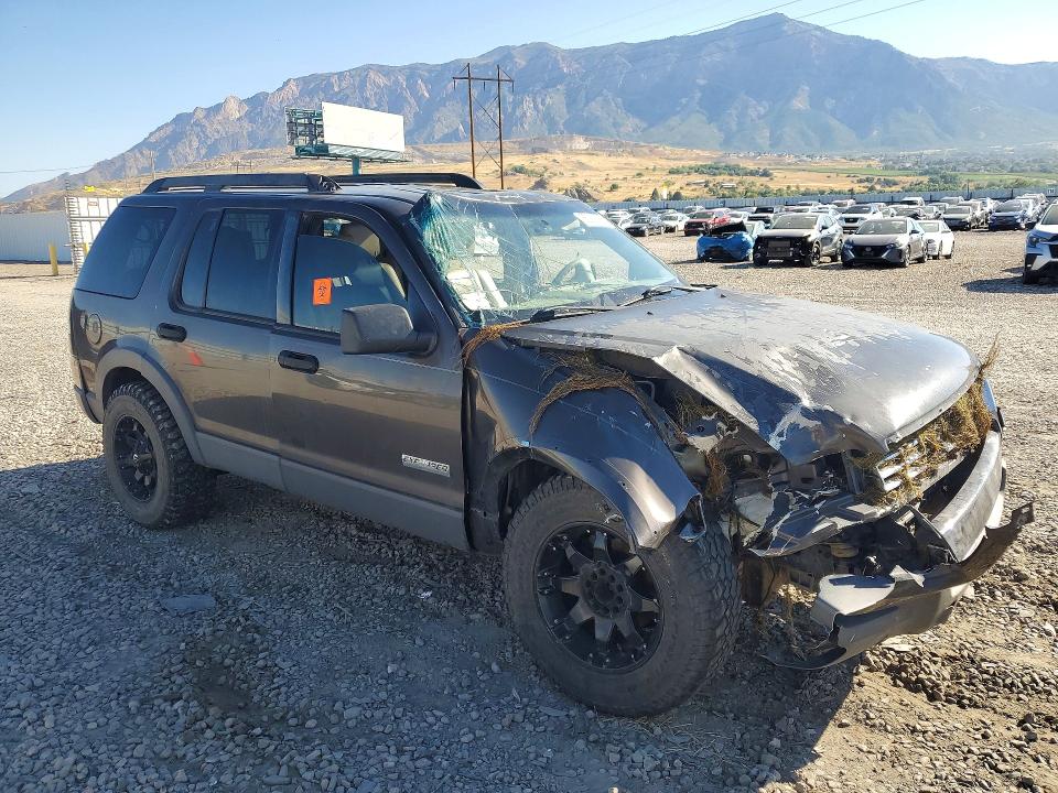 Photo 4 from auction – 2006 FORD EXPLORER with VIN 1FMEU73EX6UB03028