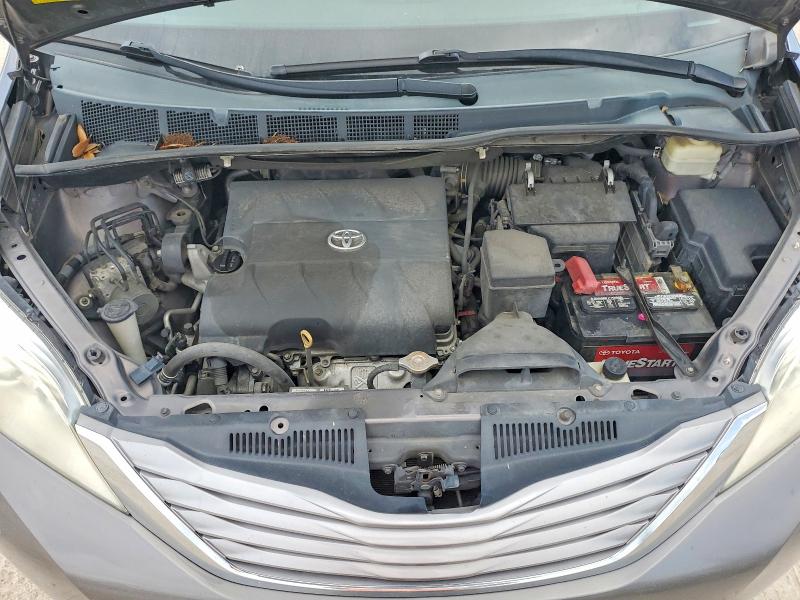 Photo 12 from auction – 2016 TOYOTA SIENNA with VIN 5TDYK3DC5GS712952