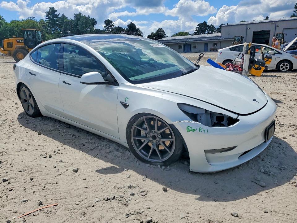 Foto 4 de la subasta – 2023 TESLA MODEL 3 con VIN 5YJ3E1EA7PF481544