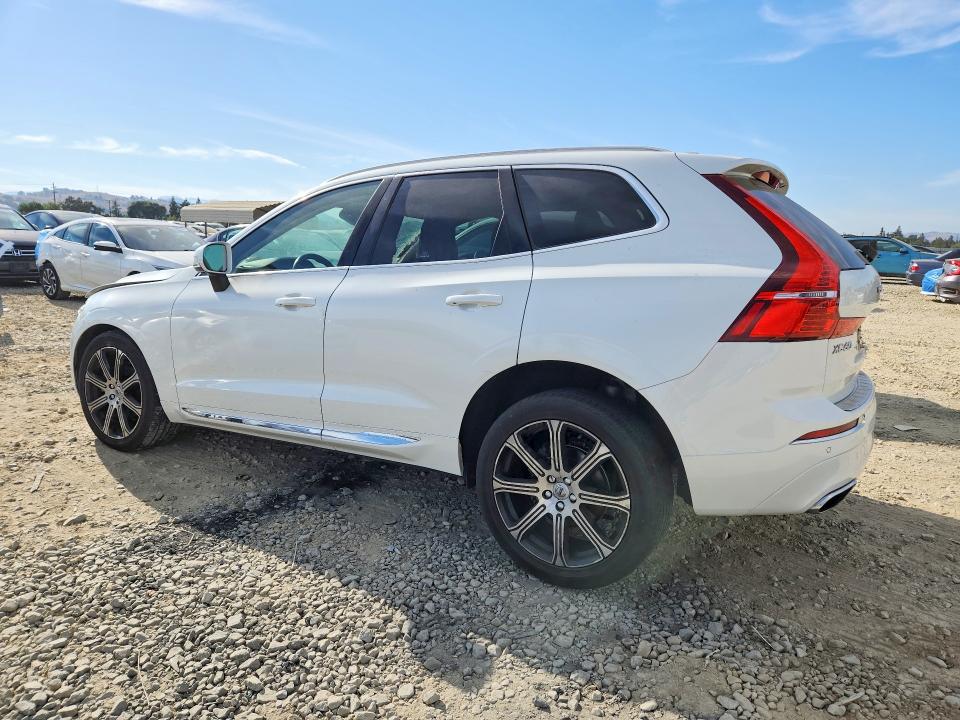 Photo 2 from auction – 2020 VOLVO XC60 with VIN YV4102DL9L1520715