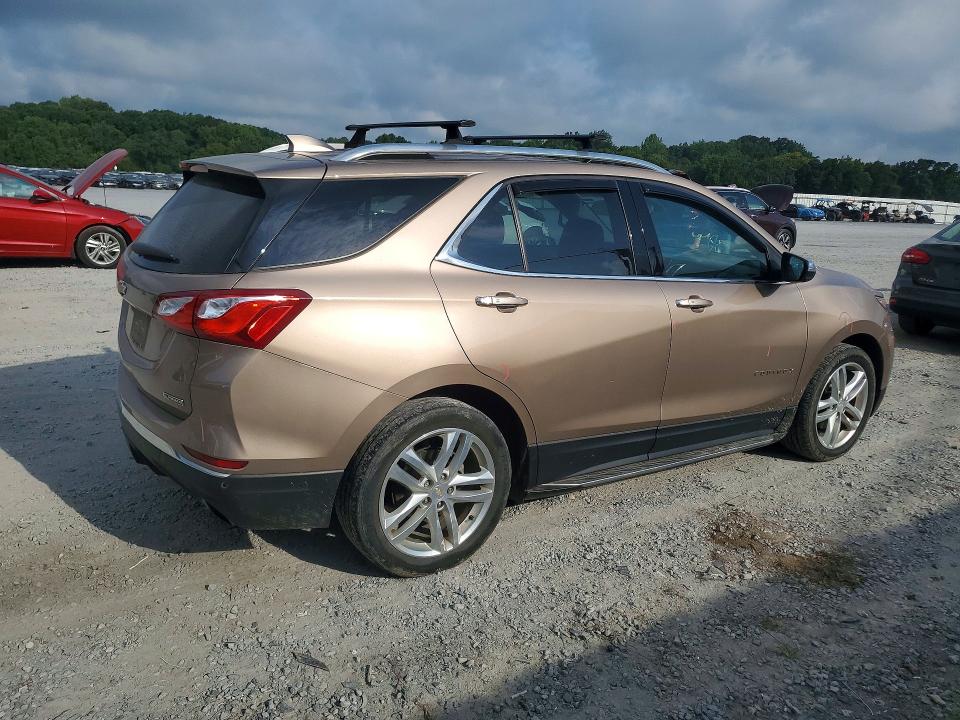 Photo 3 from auction – 2018 CHEVROLET EQUINOX with VIN 2GNAXNEX4J6163530