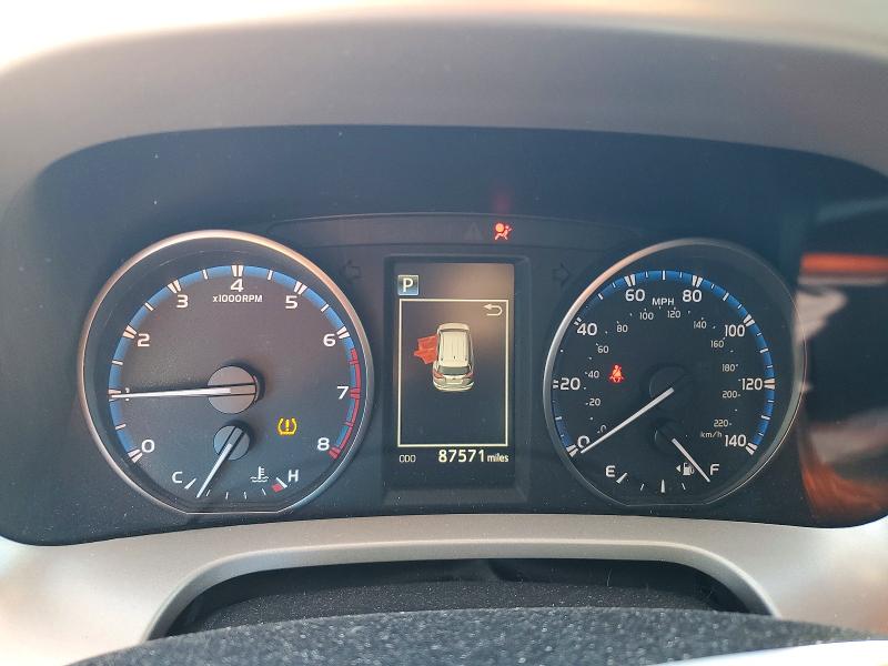Photo 9 from auction – 2017 TOYOTA RAV4 with VIN 2T3RFREV9HW636681