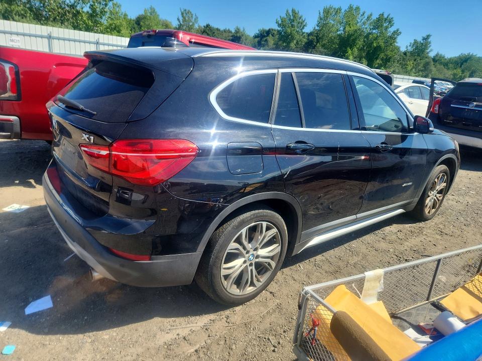 Foto 3 de la subasta – 2016 BMW X1 con VIN WBXHT3Z39G4A48839