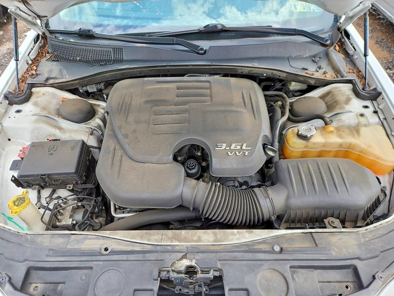Photo 11 from auction – 2016 CHRYSLER 300C with VIN 2C3CCAEGXGH216772