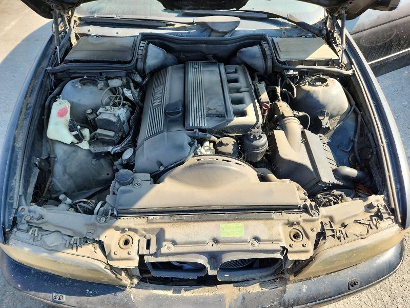 Photo 11 from auction – 2001 BMW 525 with VIN WBADT334X1GF41235