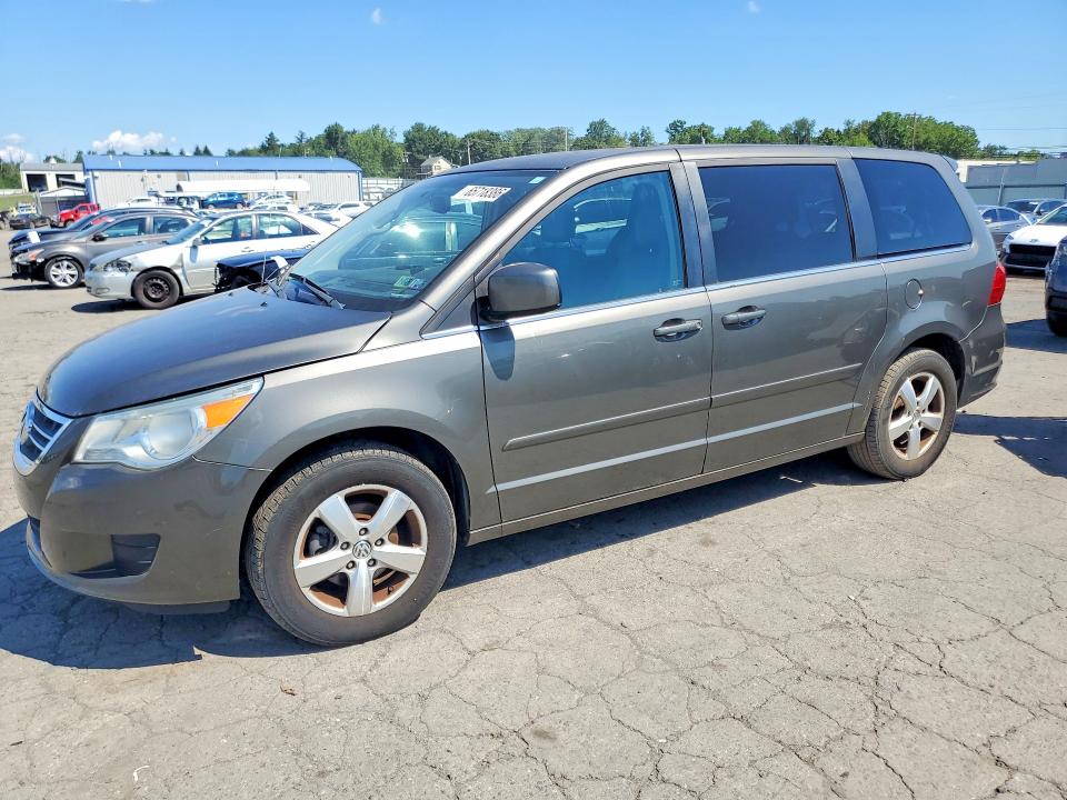 Zdjęcie 1 z aukcji – 2010 VOLKSWAGEN ROUTAN z VIN 2V4RW3D13AR272341