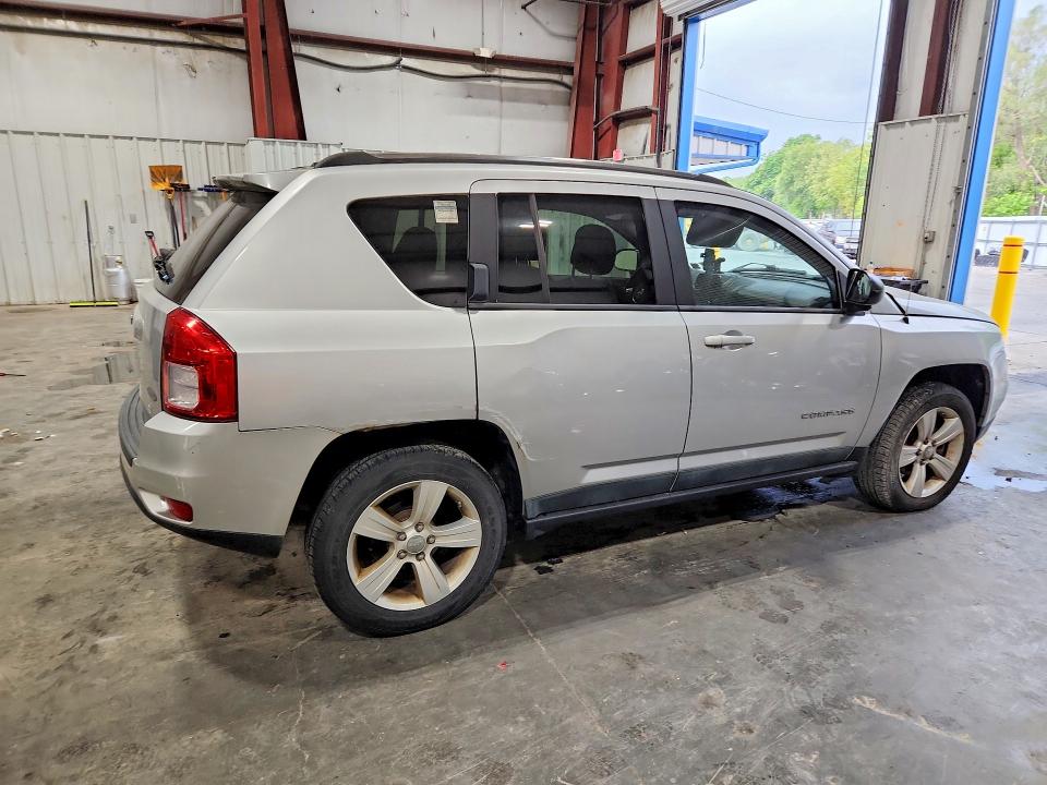 Photo 3 from auction – 2011 JEEP COMPASS with VIN 1J4NF1FB5BD251573