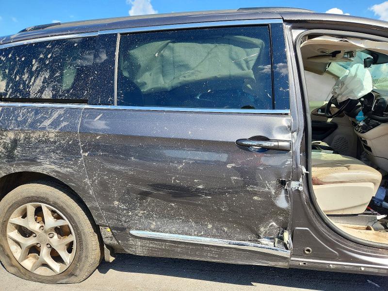 Zdjęcie 11 z aukcji – 2017 CHRYSLER PACIFICA z VIN 2C4RC1BG1HR587650