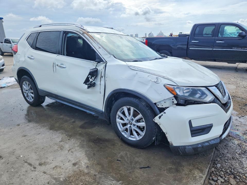 Photo 4 from auction – 2017 NISSAN ROGUE with VIN KNMAT2MT6HP609902