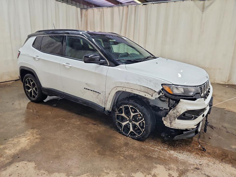 Photo 4 from auction – 2026 JEEP COMPASS with VIN 3C4NJDCN5TT187003