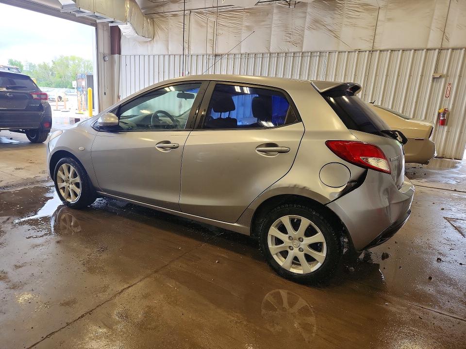 Photo 2 from auction – 2011 MAZDA MAZDA2 with VIN JM1DE1HYXB0113654