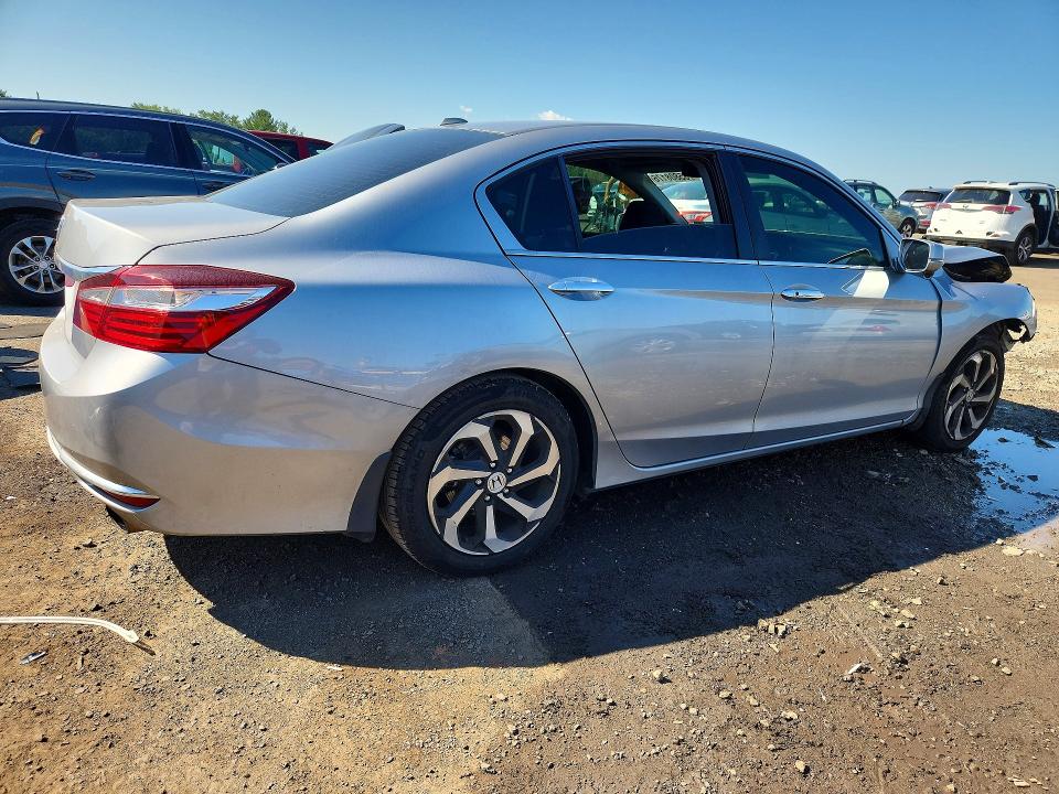 Photo 3 from auction – 2017 HONDA ACCORD with VIN 1HGCR2F74HA131572