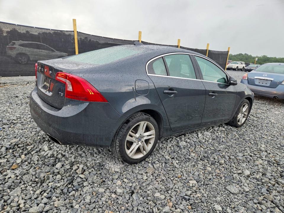 Фото 3 с аукциона – 2015 VOLVO S60 с VIN YV126MFB4F1304940