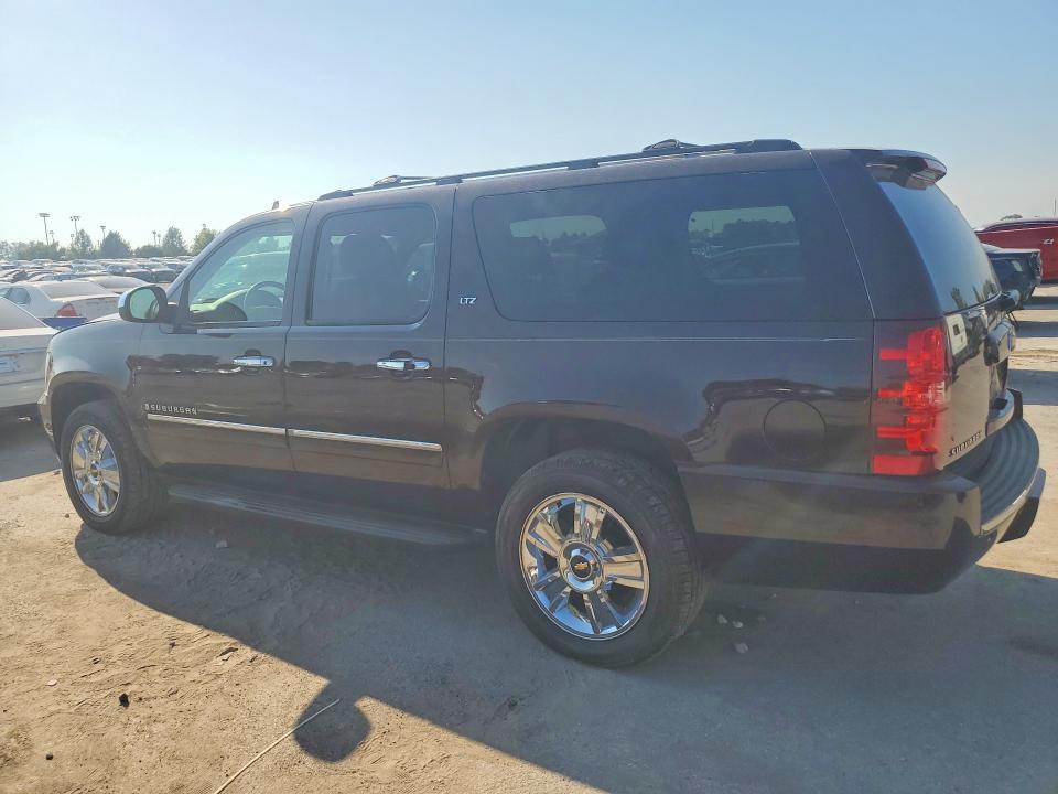 Photo 2 from auction – 2009 CHEVROLET SUBURBAN with VIN 1GNFK36359R220032