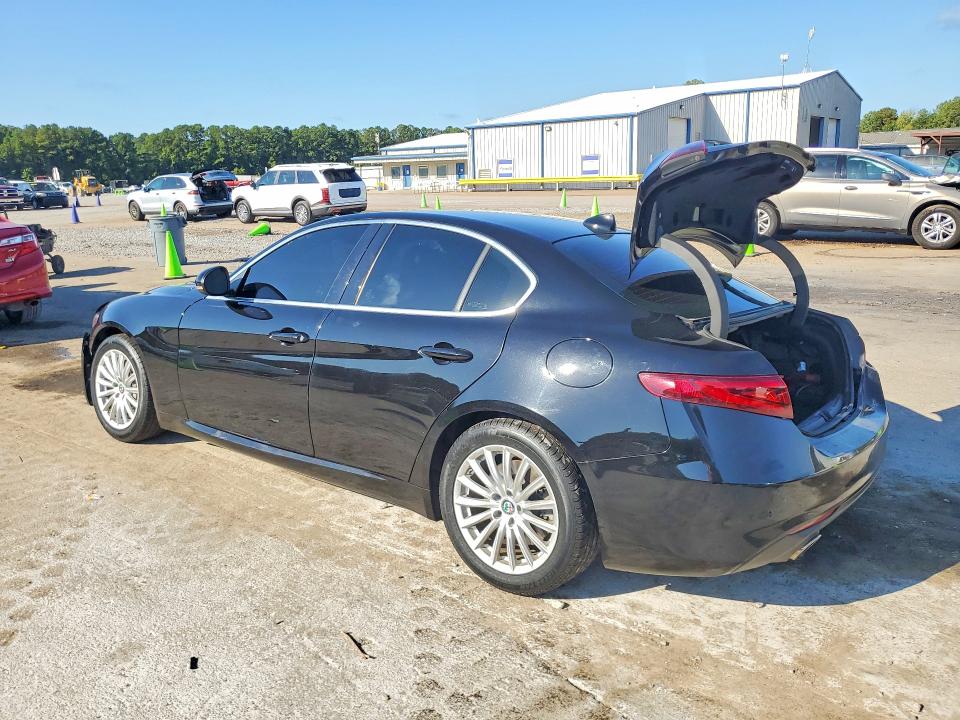 Photo 2 from auction – 2021 ALFA ROMEO GIULIA with VIN ZARFAMANXM7644827