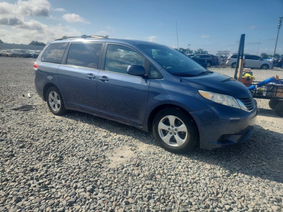 Фото 4 с аукциона – 2014 TOYOTA SIENNA с VIN 5TDKK3DCXES451885