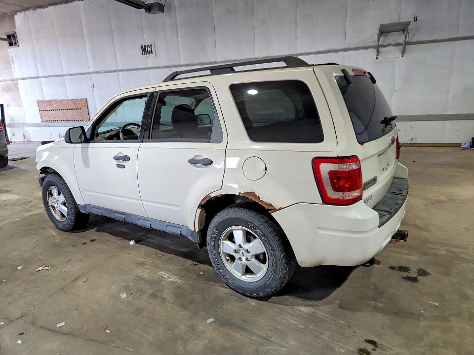 Photo 2 from auction – 2009 FORD ESCAPE with VIN 1FMCU93709KA20583