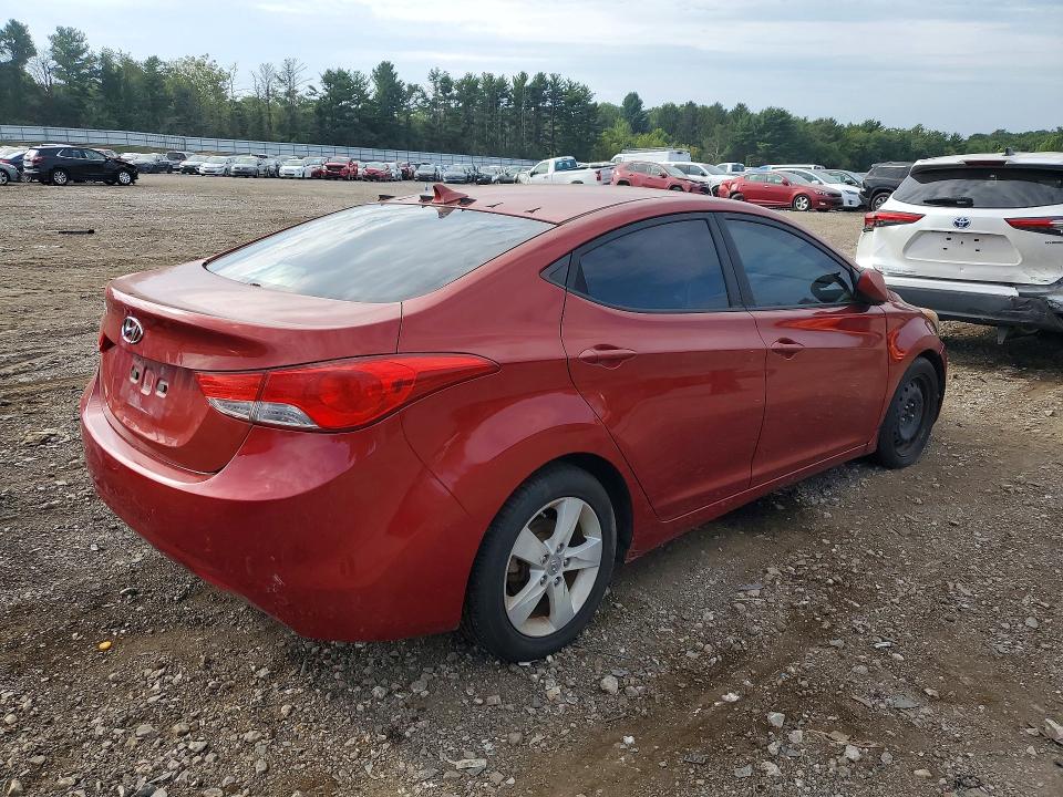 Photo 3 from auction – 2011 HYUNDAI ELANTRA with VIN KMHDH4AE6BU137124