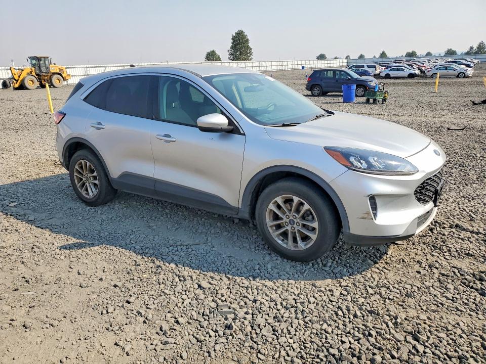 Photo 4 from auction – 2020 FORD ESCAPE with VIN 1FMCU9G60LUA86337