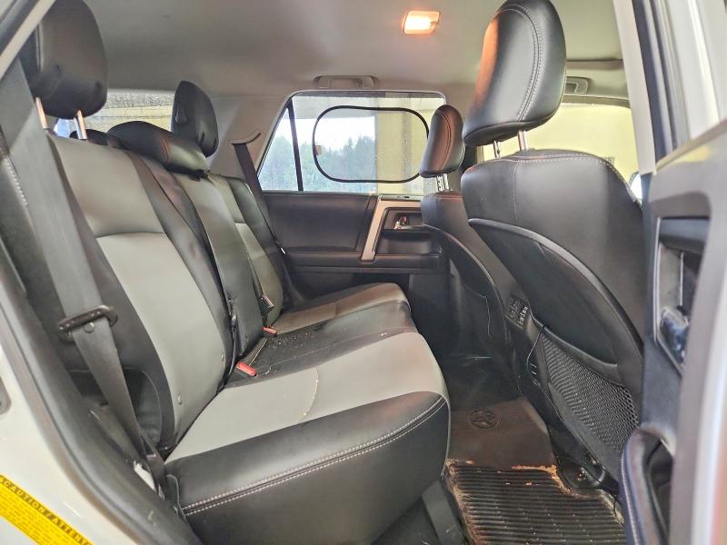 Photo 11 from auction – 2018 TOYOTA 4RUNNER with VIN JTEBU5JR3J5554673