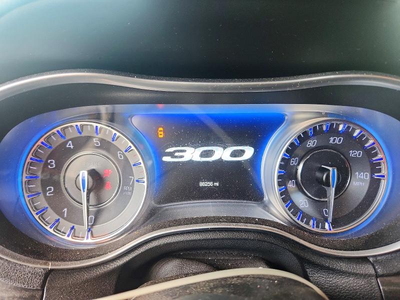 Photo 9 from auction – 2018 CHRYSLER 300 with VIN 2C3CCAAG2JH281824