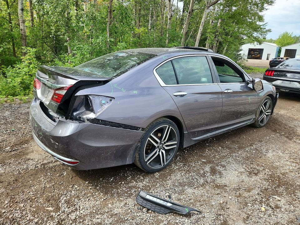 Photo 3 from auction – 2017 HONDA ACCORD with VIN 1HGCR2F64HA811429