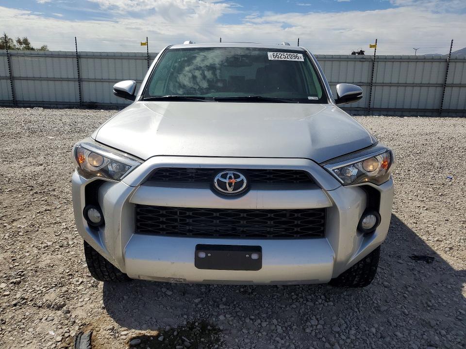 Photo 5 from auction – 2017 TOYOTA 4RUNNER with VIN JTEBU5JR5H5473684