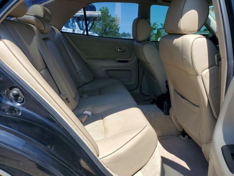 Photo 10 from auction – 2002 LEXUS IS with VIN JTHBD192820035751