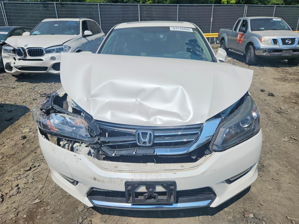Photo 5 from auction – 2014 HONDA ACCORD with VIN 1HGCR2F70EA032582