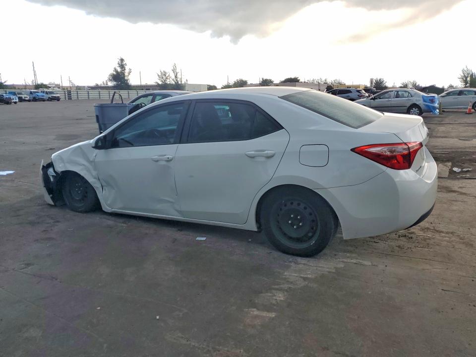 Photo 2 from auction – 2018 TOYOTA COROLLA with VIN 5YFBURHE1JP847666