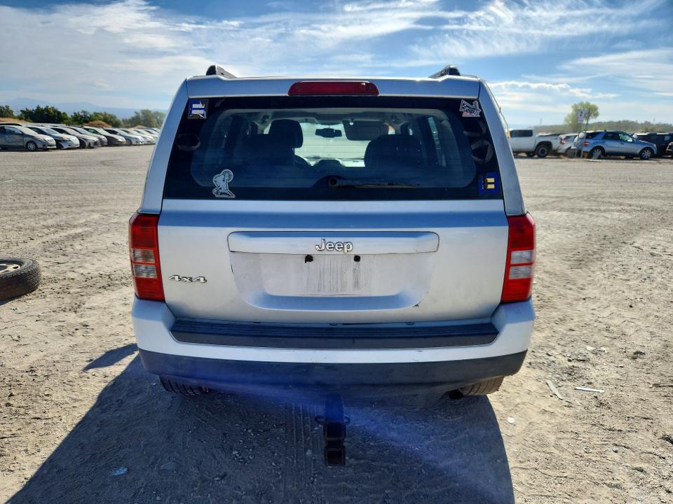 Photo 6 from auction – 2011 JEEP PATRIOT with VIN 1J4NT1GA1BD102849
