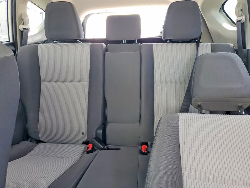 Photo 10 from auction – 2015 TOYOTA RAV4 with VIN JTMBFREV4FJ026054
