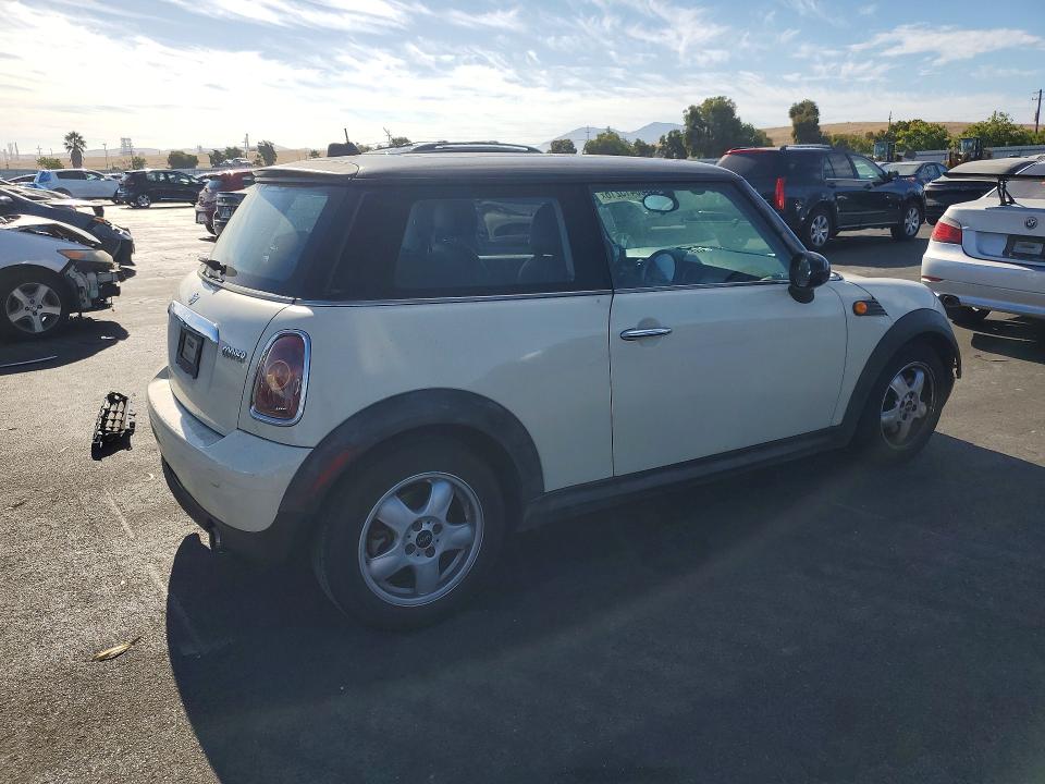 Photo 3 from auction – 2009 MINI COOPER with VIN WMWMF33539TW70675