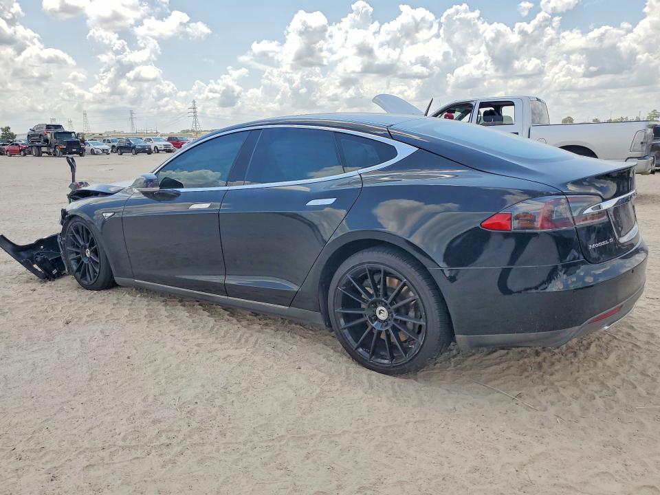 Photo 2 from auction – 2015 TESLA MODEL S with VIN 5YJSA1H22FF100399
