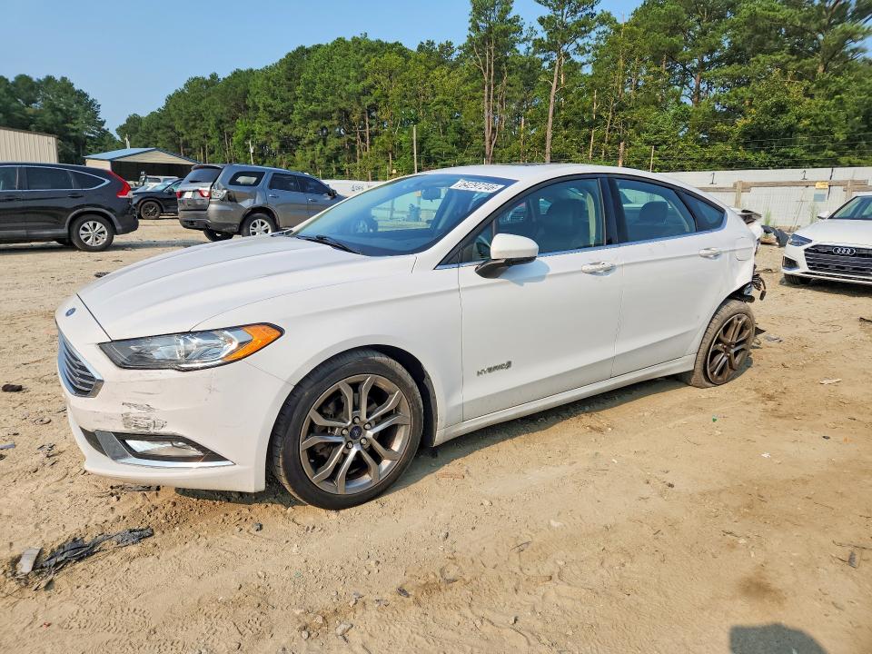 FORD FUSION 2017 with VIN 3FA6P0LU7HR222525 - Photo from auction