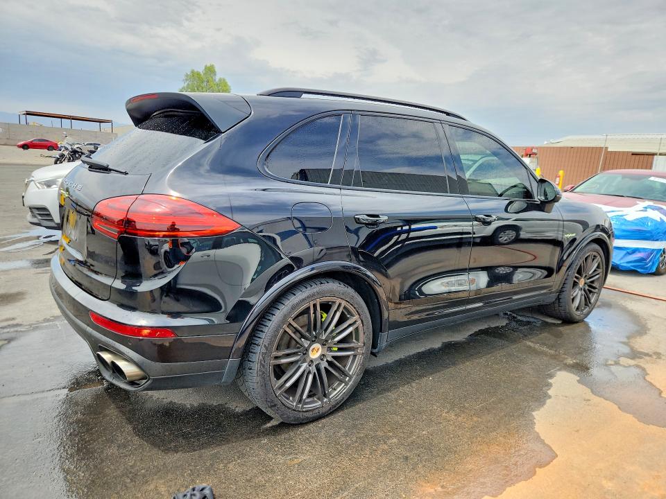 Photo 3 from auction – 2017 PORSCHE CAYENNE with VIN WP1AE2A20HLA70625
