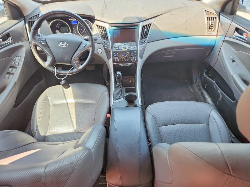 Photo 8 from auction – 2012 HYUNDAI SONATA with VIN KMHEC4A40CA045732