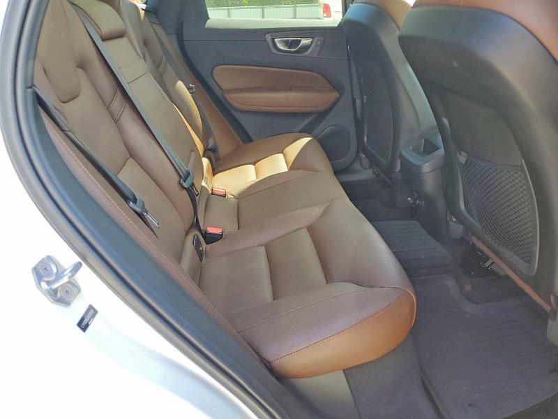 Photo 11 from auction – 2019 VOLVO XC60 with VIN LYV102DK3KB280658