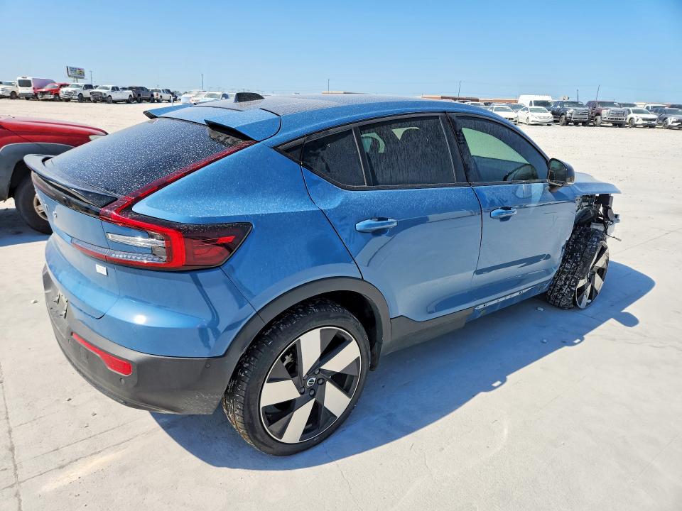 Photo 3 from auction – 2023 VOLVO C40 with VIN YV4ED3GM5P2051459