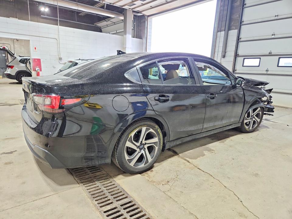 Photo 3 from auction – 2022 SUBARU LEGACY with VIN 4S3BWAN60N3002041